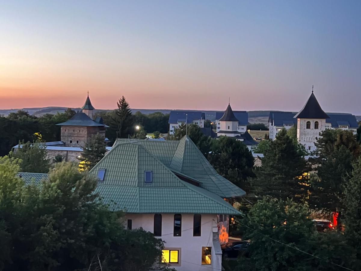Altheda Living Zamca Appartamento Suceava Esterno foto